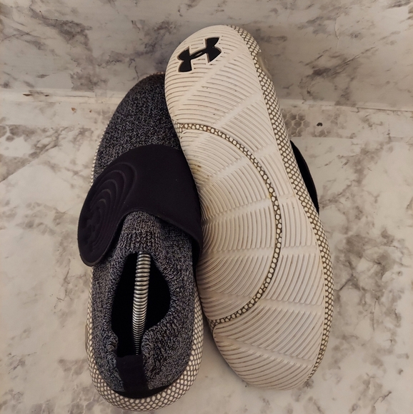 Pre-owned 2019 under Armour recover slip on - Picture 7 of 10